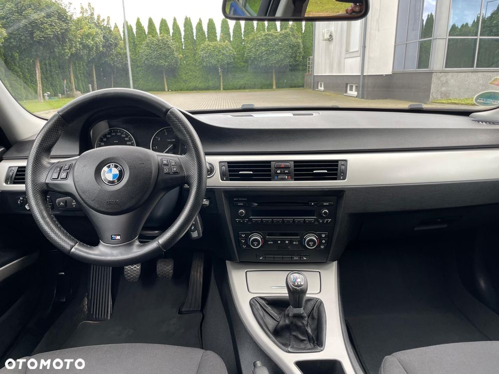 BMW Seria 3 318i - 18