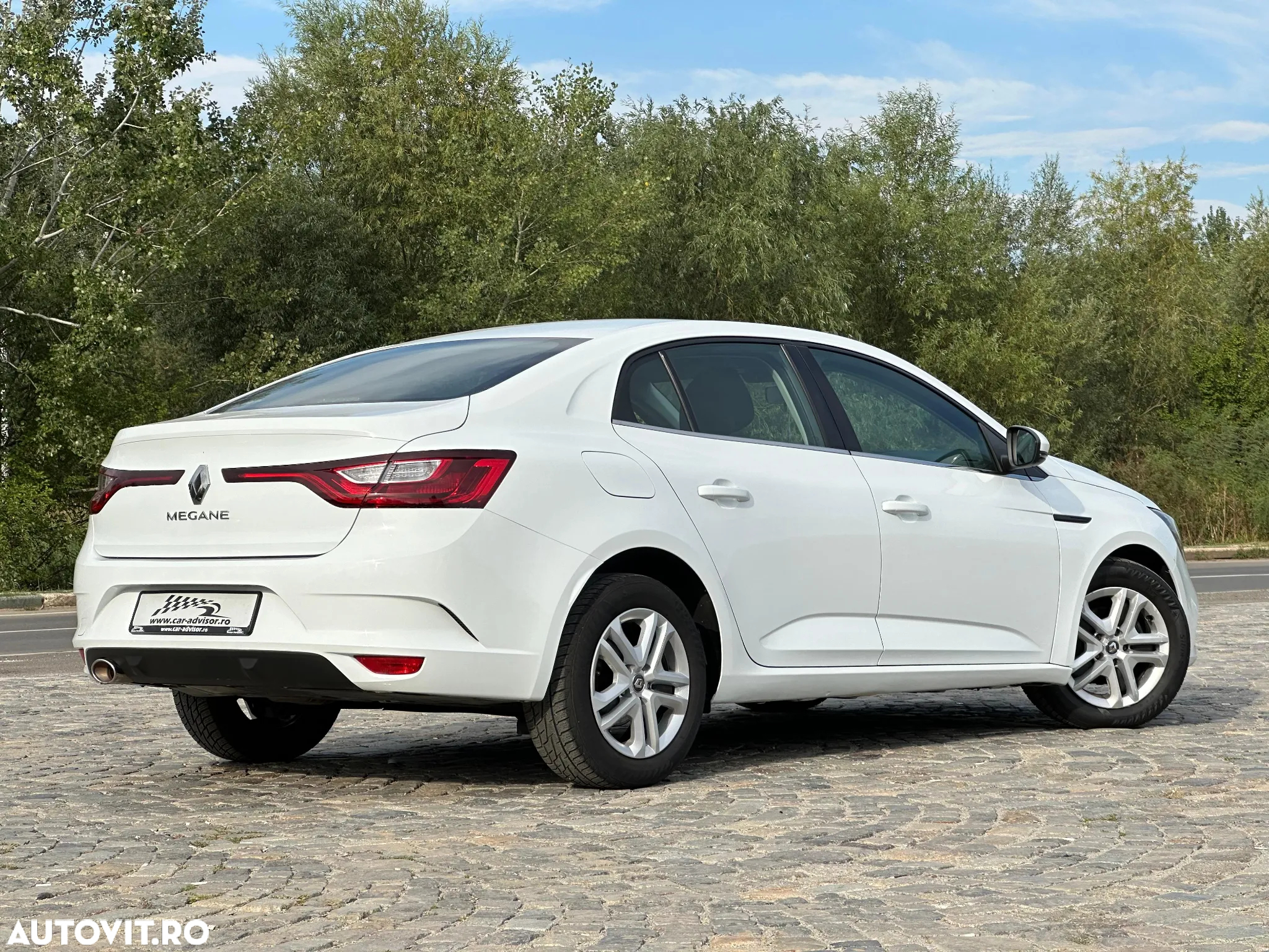 Renault Megane TCe EDC Zen - 5