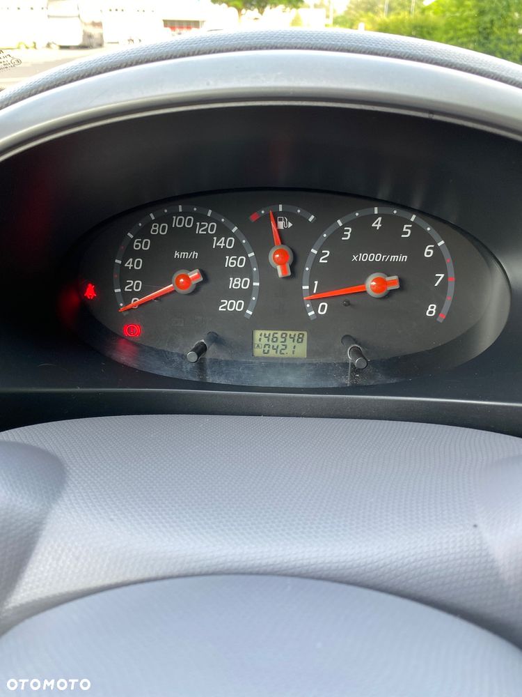 Nissan Micra 1.2 Visia + - 10