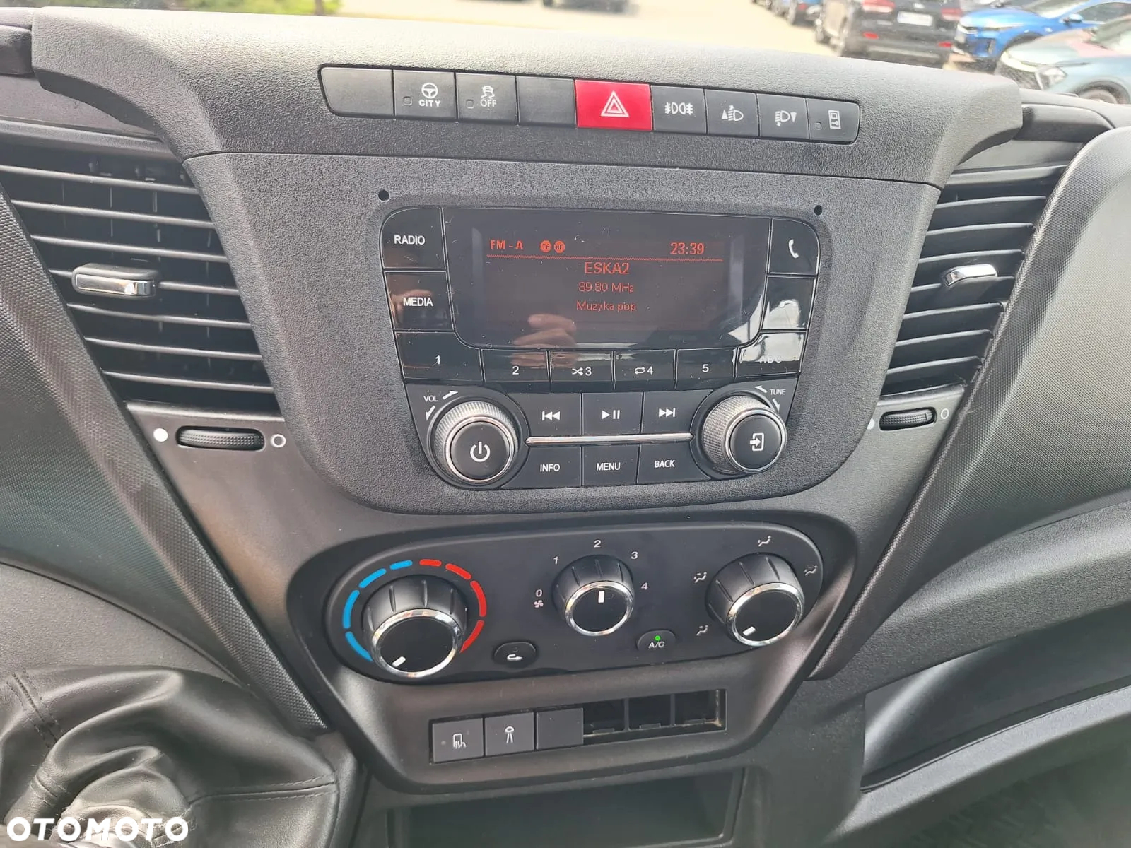 Iveco 35C16 3.0L Wywrotka Doka - 12