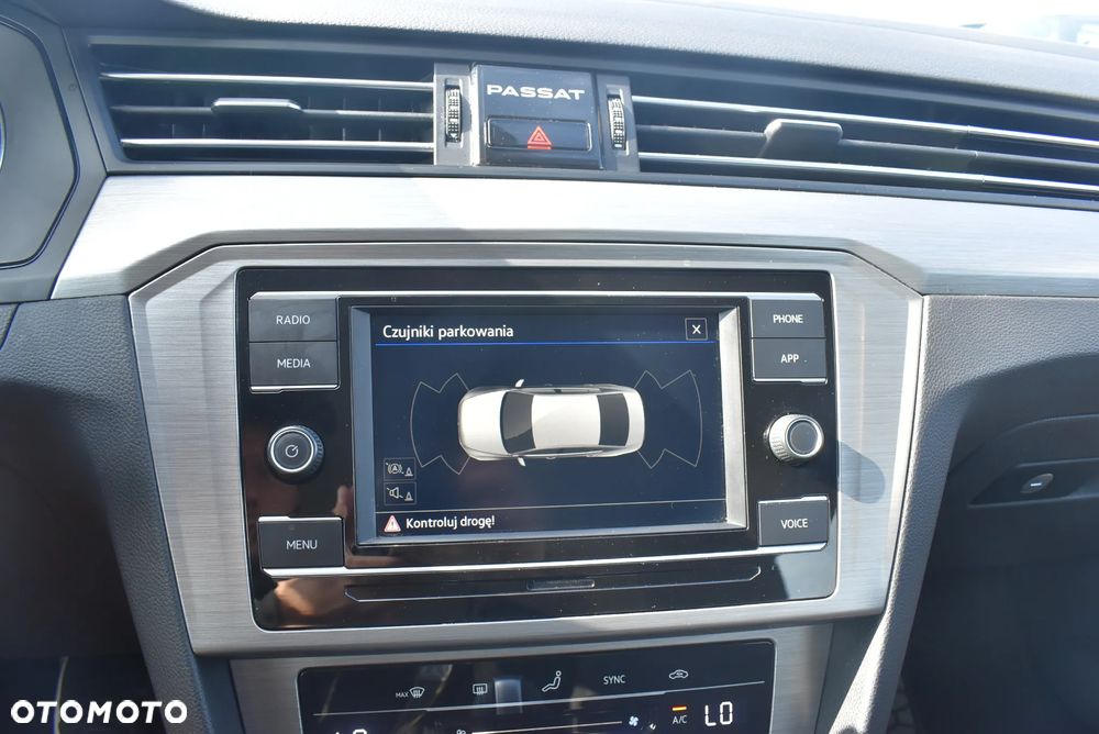 Volkswagen Passat 2.0 TDI EVO Essence DSG - 29