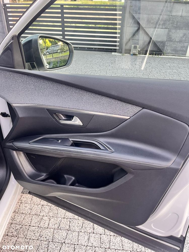 Peugeot 3008 1.2 PureTech GPF Allure S&S EAT8 - 21