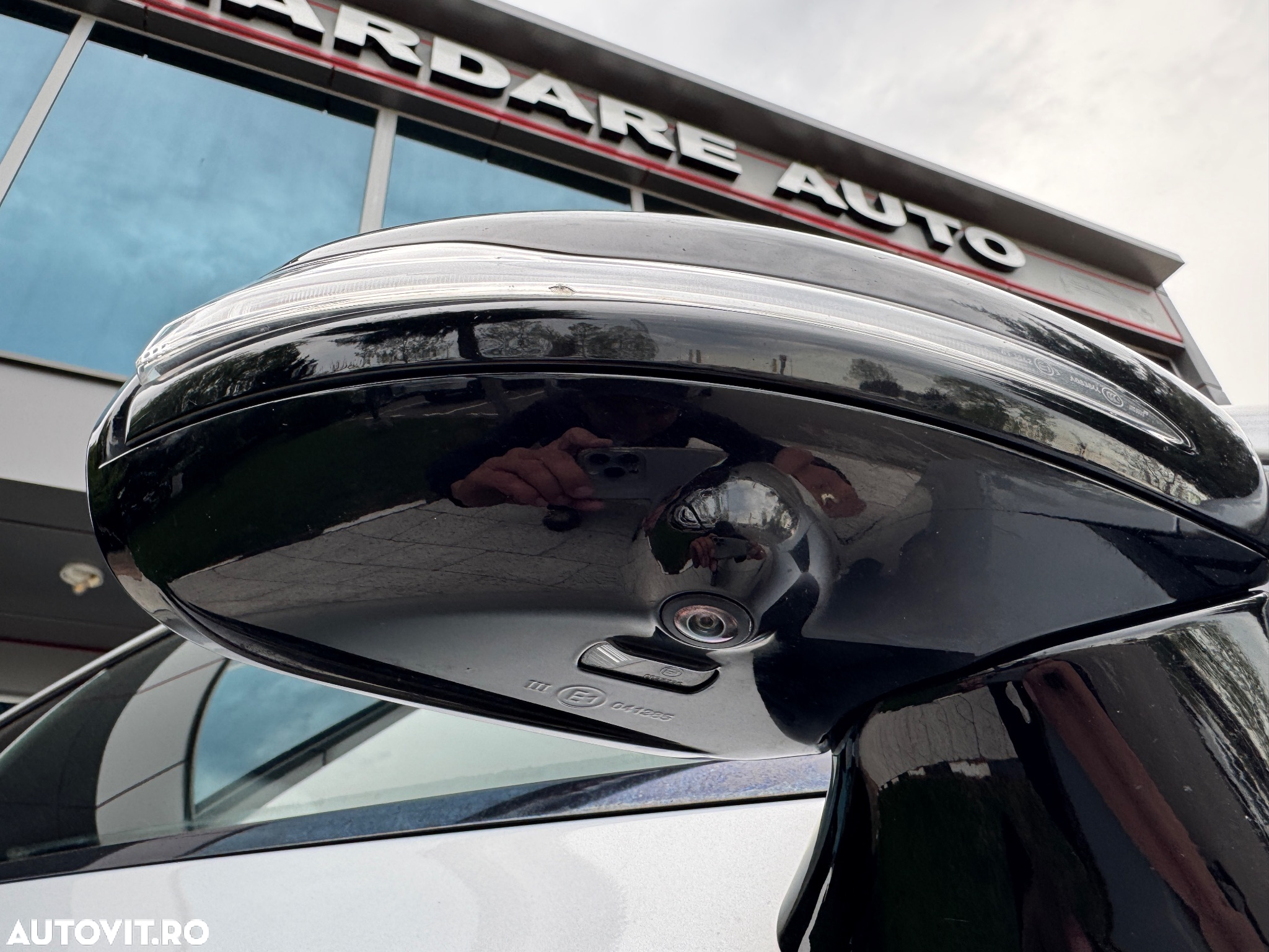 Mercedes-Benz E 220 d Coupe 9G-TRONIC AMG Line - 13