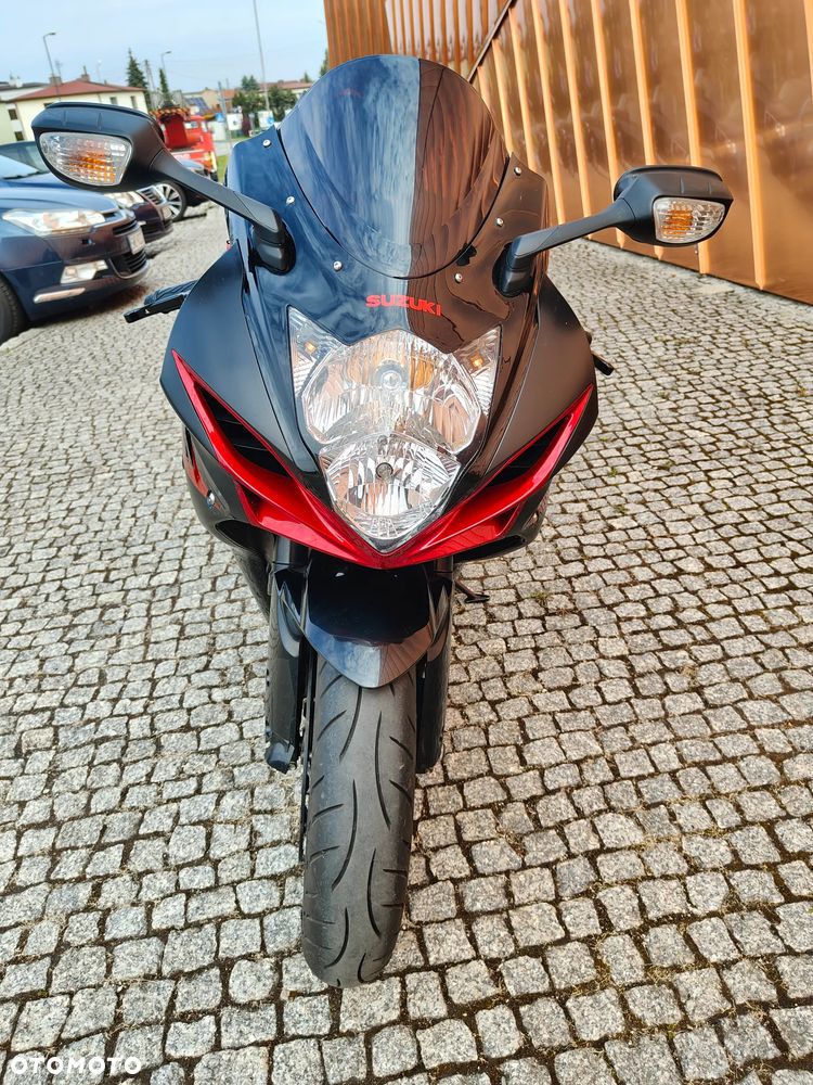 Suzuki GSX-R - 6