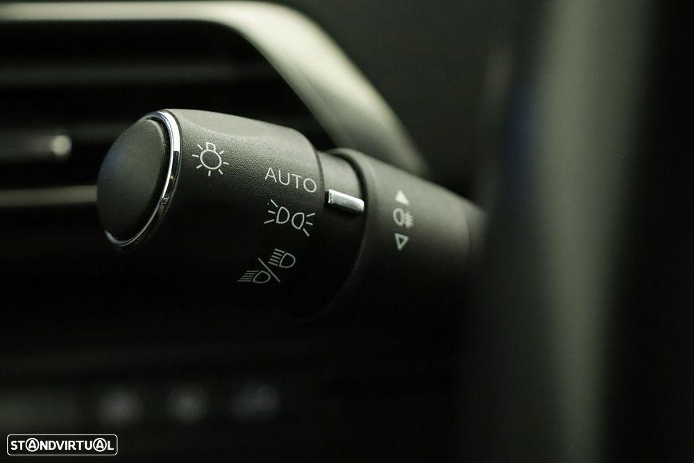 Peugeot 3008 1.2 Hybrid Allure e-DCS6 - 15