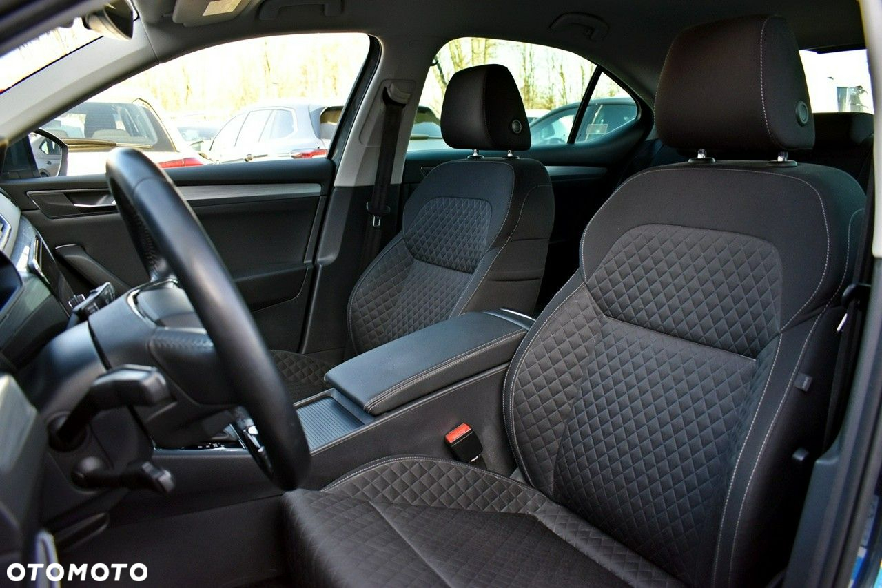 Skoda Superb 2.0 TDI Ambition DSG - 11