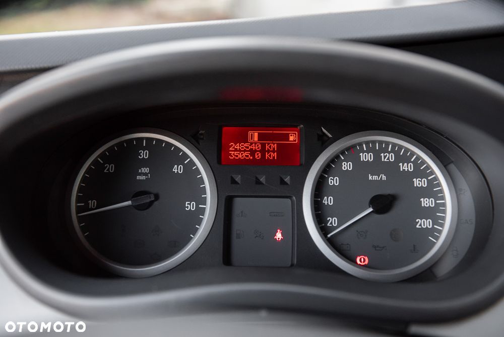Opel Vivaro - 13