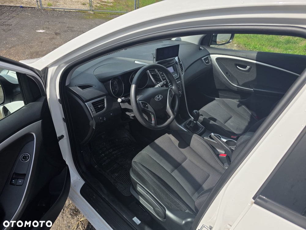Hyundai i30 i30cw 1.4 Trend - 16