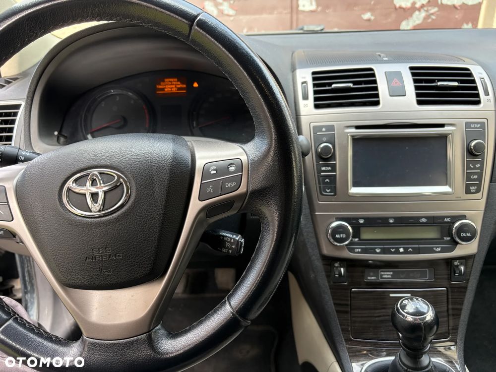 Toyota Avensis 2.0 D-4D Premium - 15