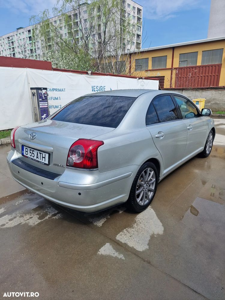 Toyota Avensis 2.0 Luxury - 3