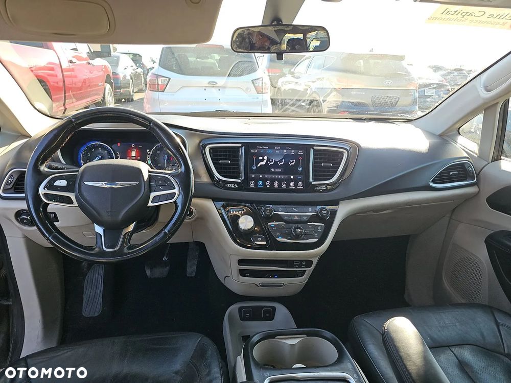 Chrysler Pacifica - 6