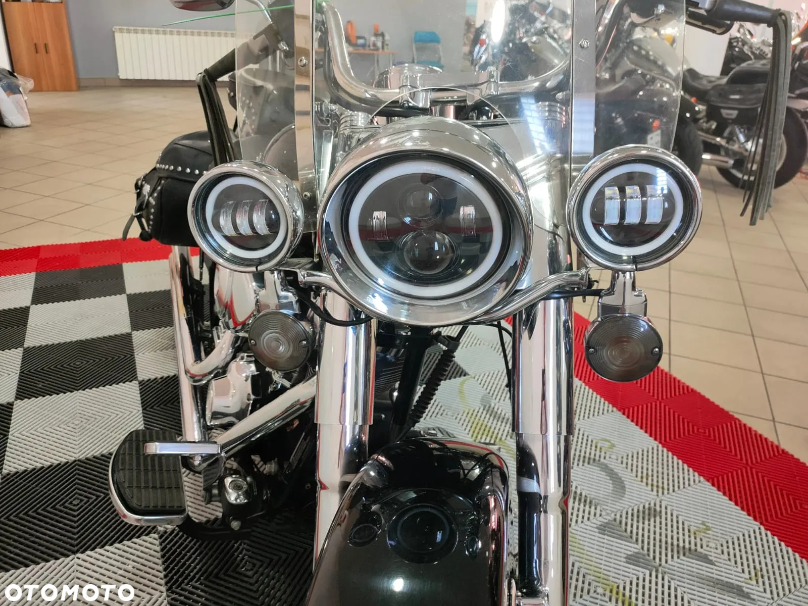 Harley-Davidson Softail Heritage Classic - 32