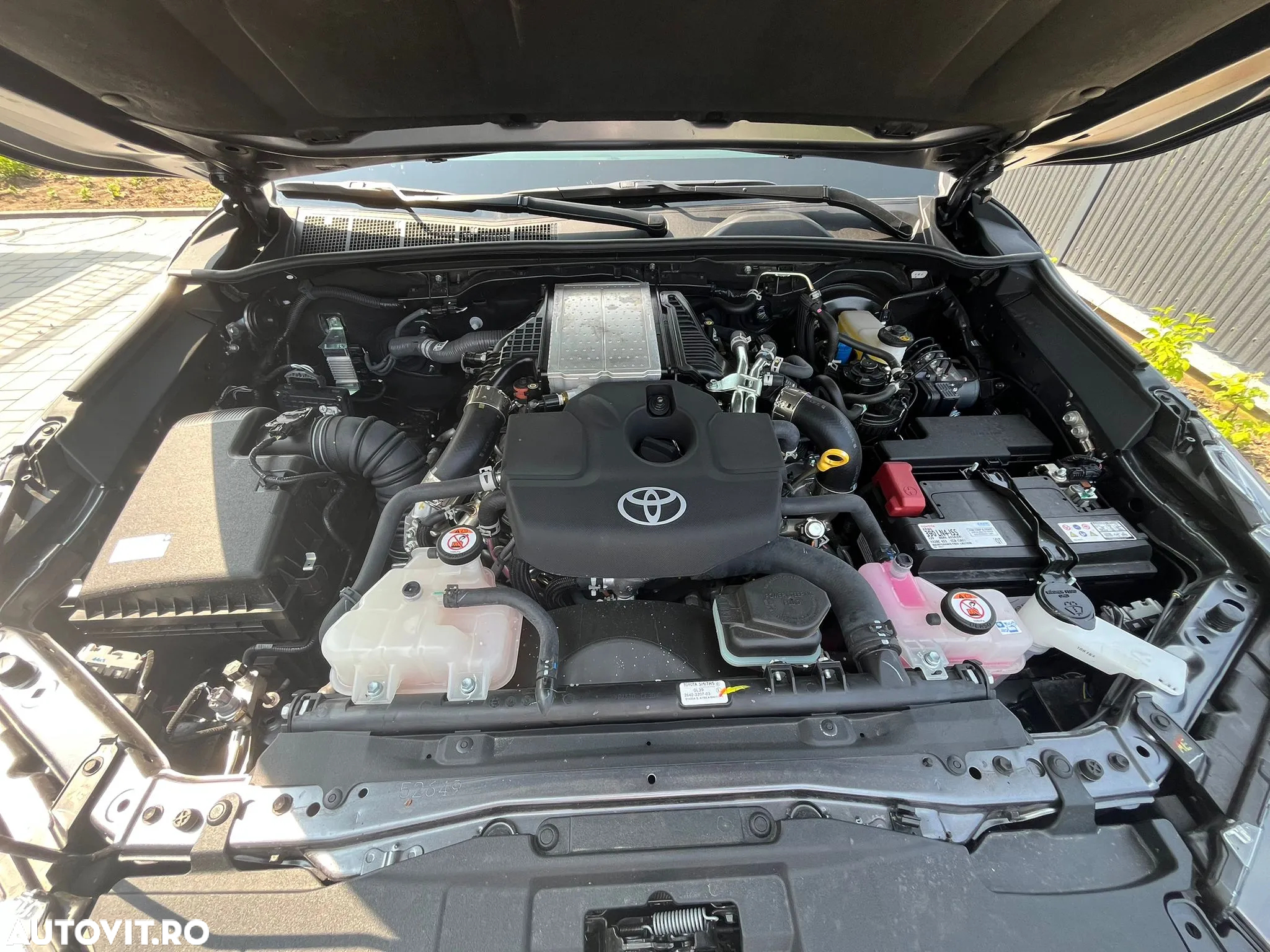 Toyota Hilux 2.8D 204CP 4x4 Double Cab AT GR Sport II - 40