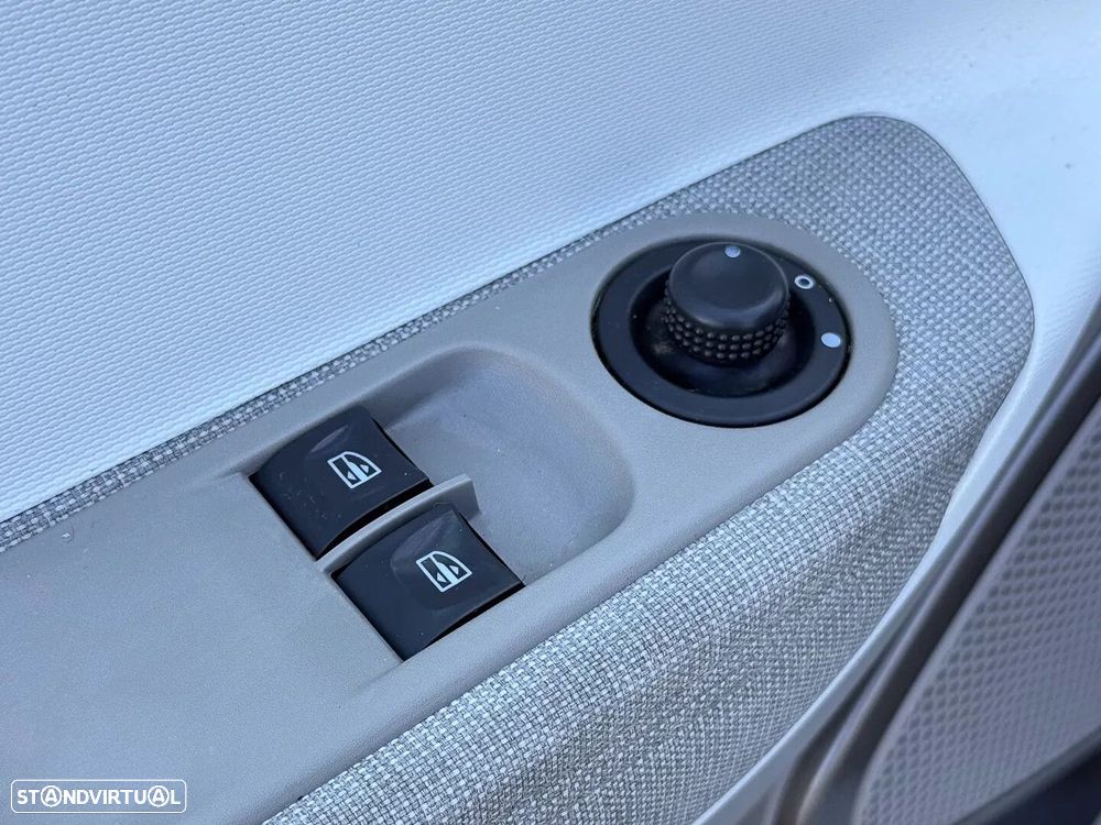 Renault Zoe (s/ Bateria) 41 kwh Life - 22
