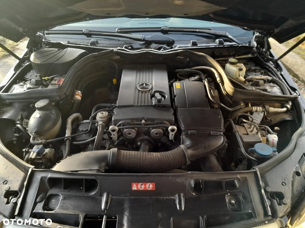 Mercedes-Benz Klasa C 180 CGI Automatik BlueEFFICIENCY Avantgarde - 11