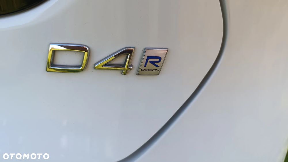 Volvo V40 D4 Geartronic RDesign - 23