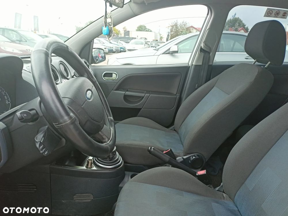Ford Fiesta - 8