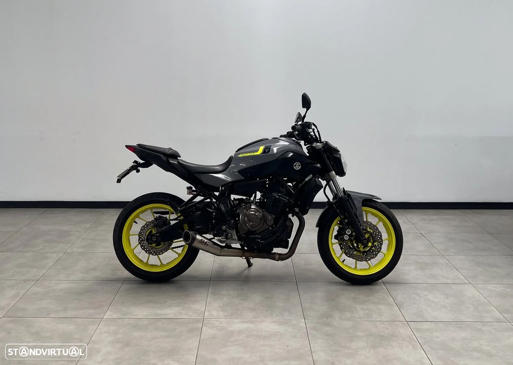 Yamaha MT-07 Night Fluo 35Kw - 8