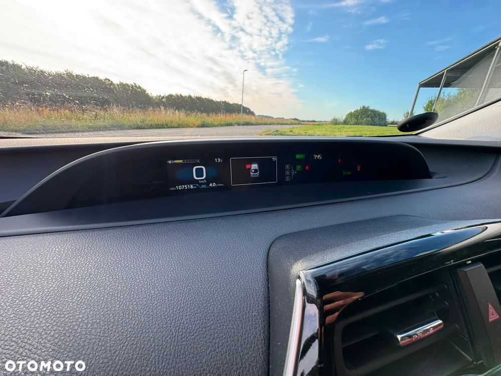 Toyota Prius Hybrid Executive - 12