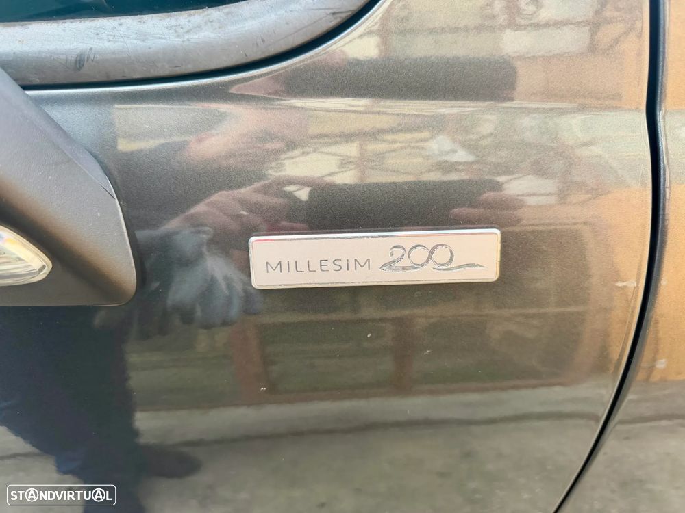 Peugeot 207 1.4 HDi Premium - 21