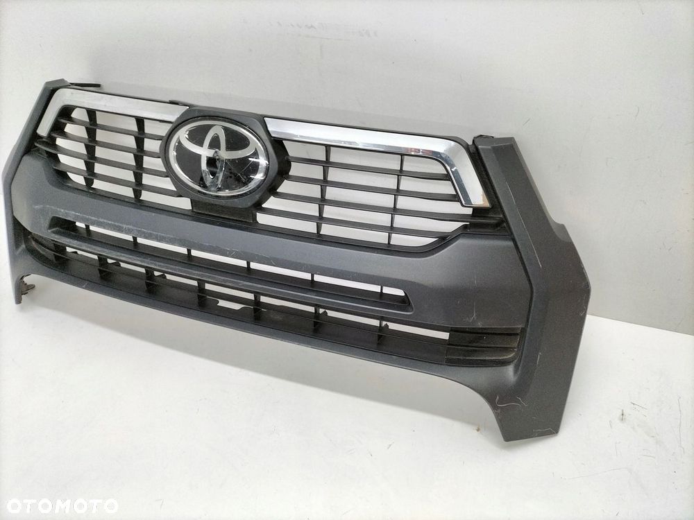Atrapa kratka grill TOYOTA HILUX 8 VIII LIFT 20- INVINCIBLE - 6