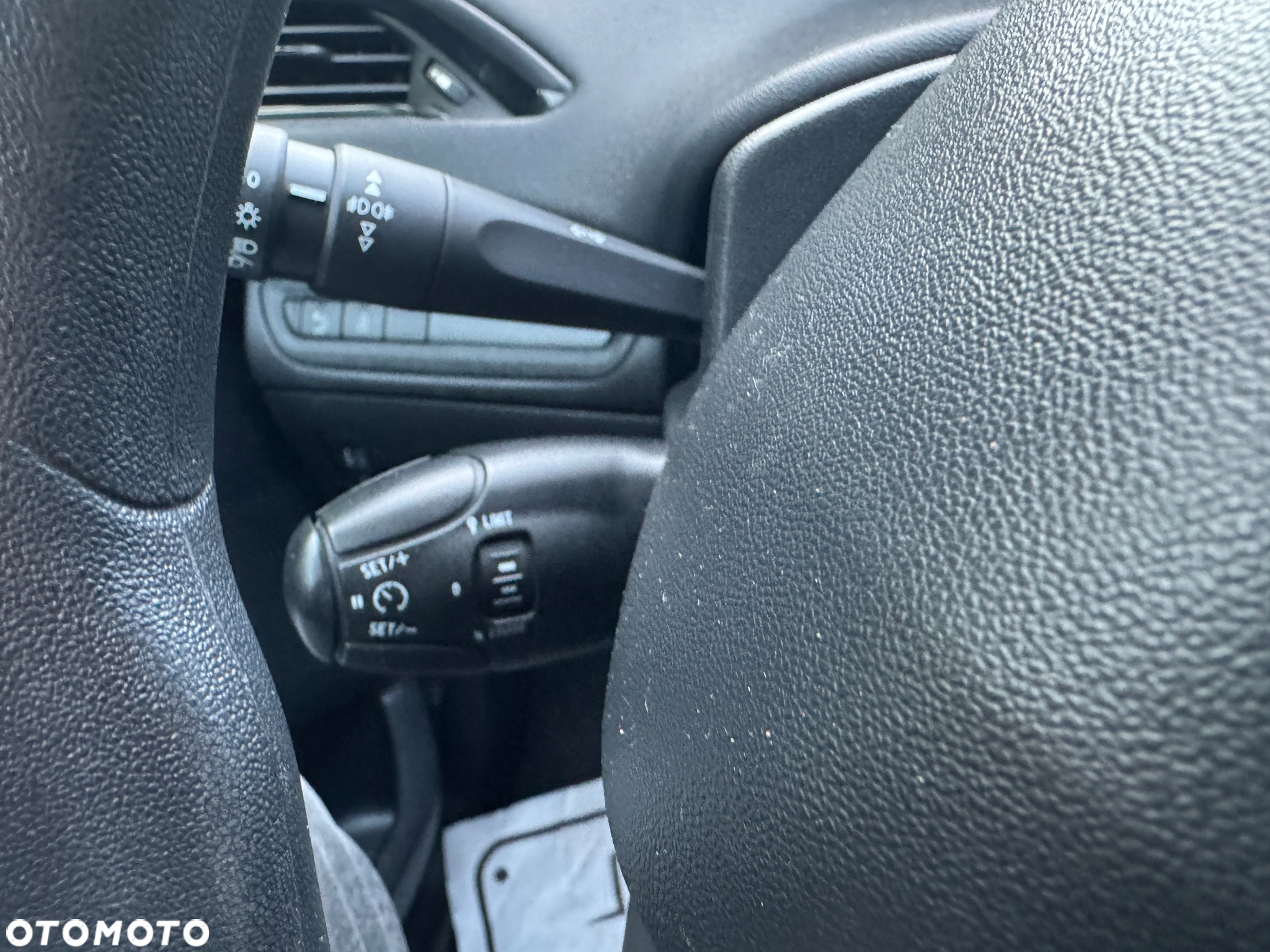 Peugeot 208 1.6 BlueHDi Active - 17