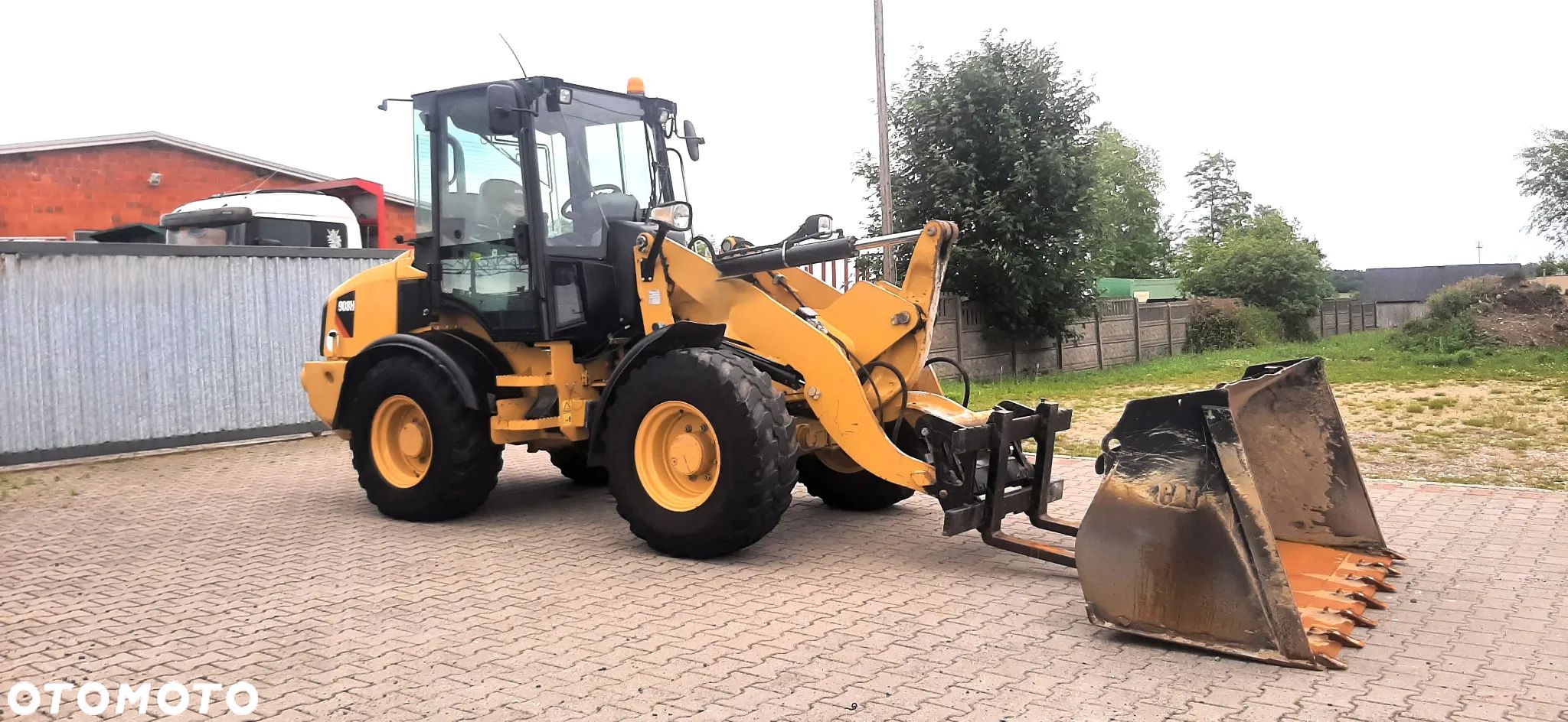 Caterpillar 908H - 1