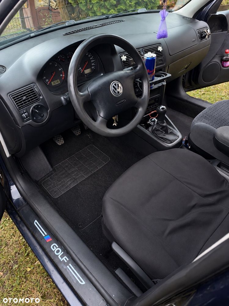 Volkswagen Golf 1.6 - 13