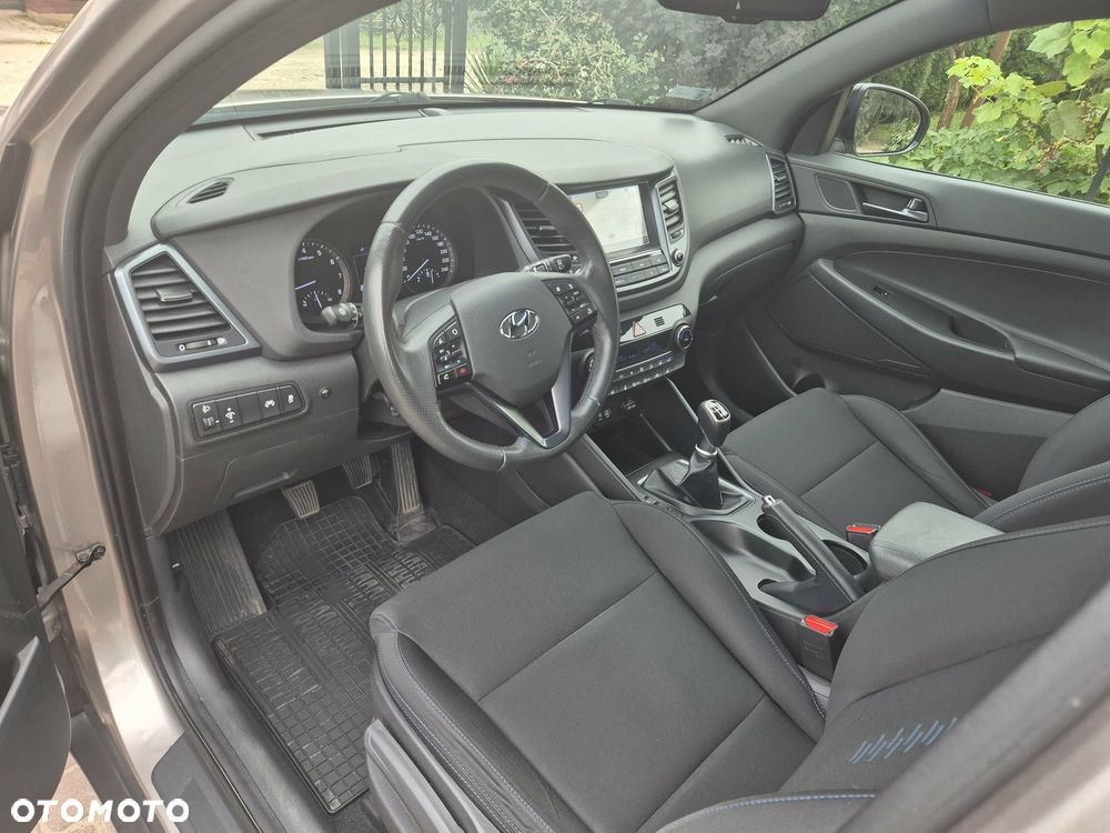 Hyundai Tucson 1.6 GDI BlueDrive GO 2WD - 36