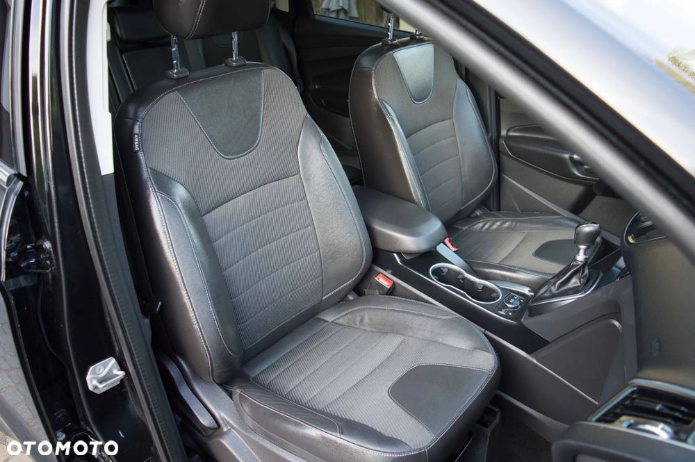 Ford Kuga 2.0 TDCi 2x4 Titanium - 31