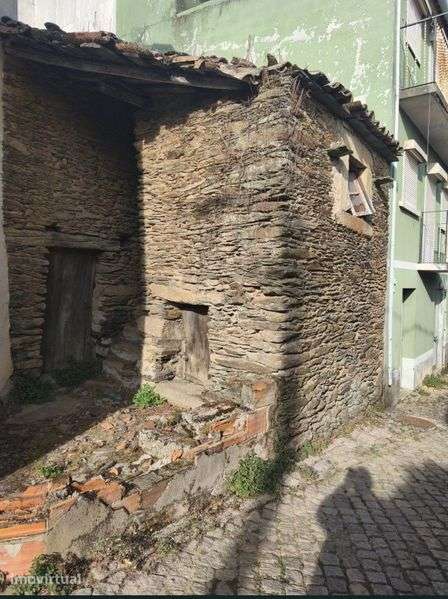 Moradia T0 à venda em Mós, €6.500