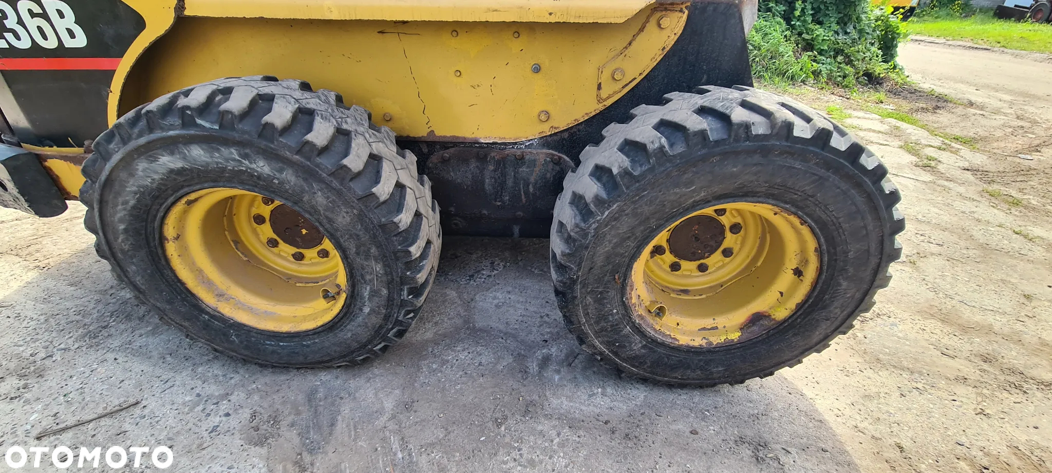Caterpillar CAT 236B - 13