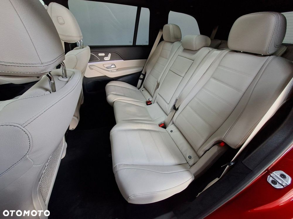 Mercedes-Benz GLS - 12