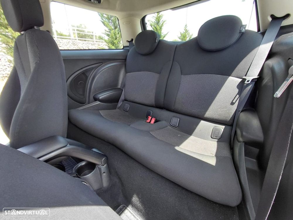 MINI 3 Portas Cooper D - 28