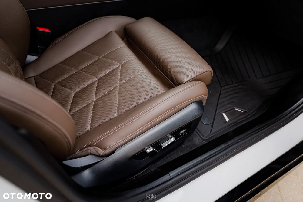 BMW Seria 5 520d xDrive M Sport sport - 28