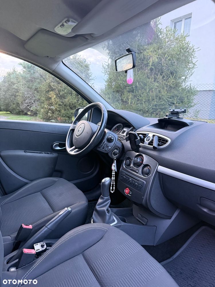 Renault Clio 1.2 16V Alize - 13