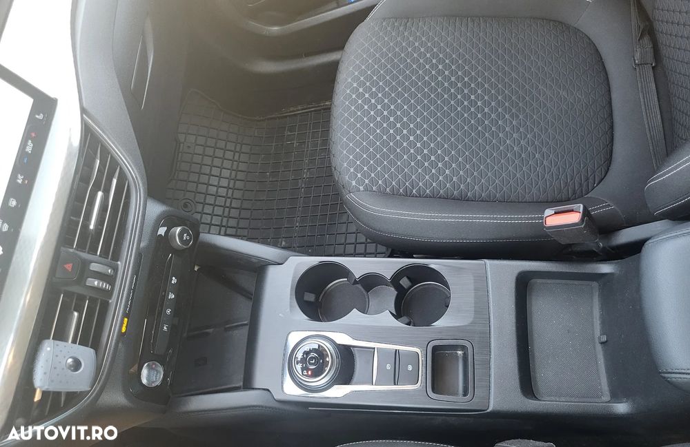 Ford Kuga 1.5 EcoBoost A8 FWD Titanium - 9