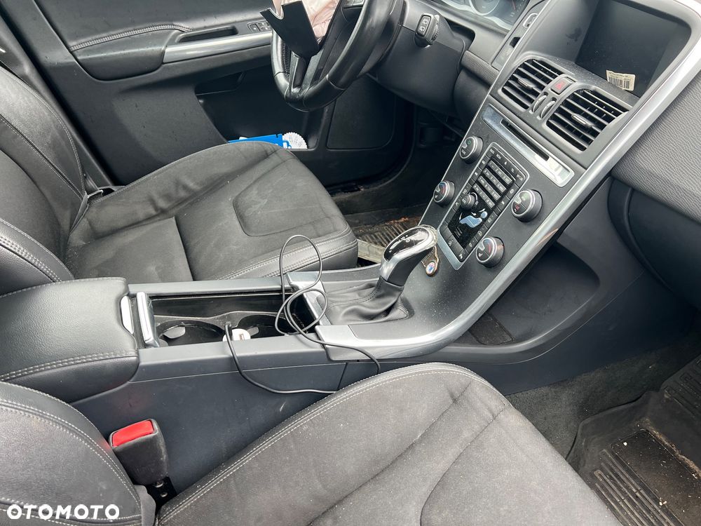 Volvo XC 60 D4 Geartronic Momentum - 3