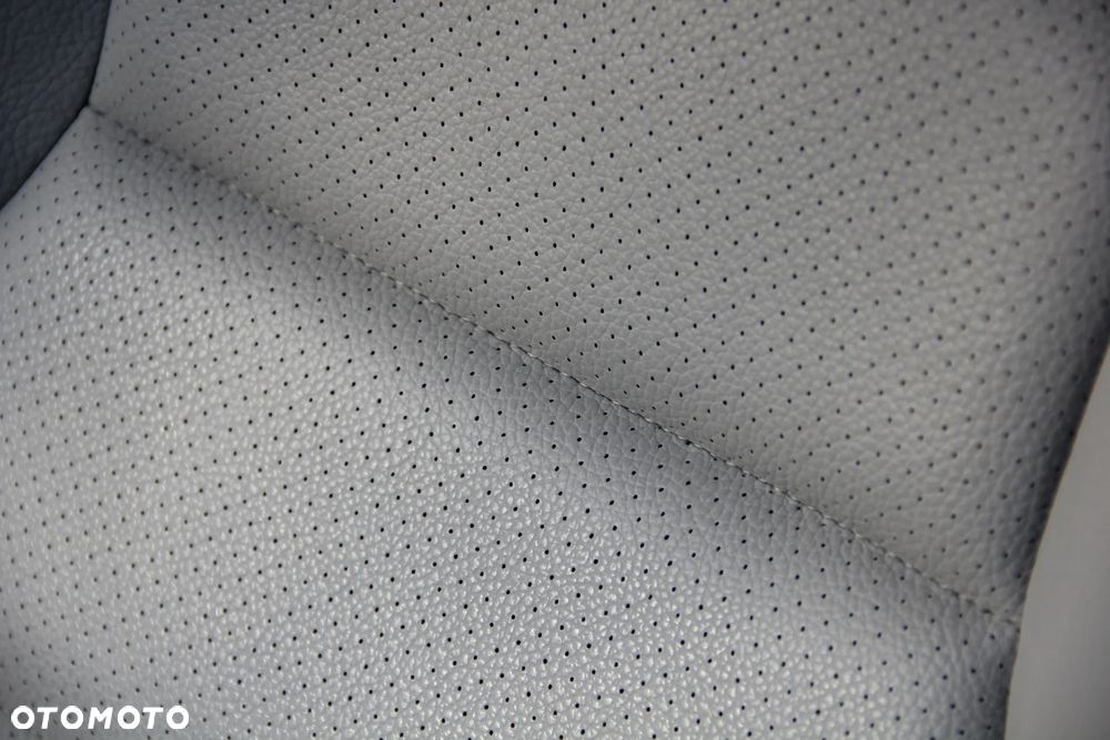 Mercedes-Benz Klasa C 300 7G-TRONIC SPORT EDITION - 27