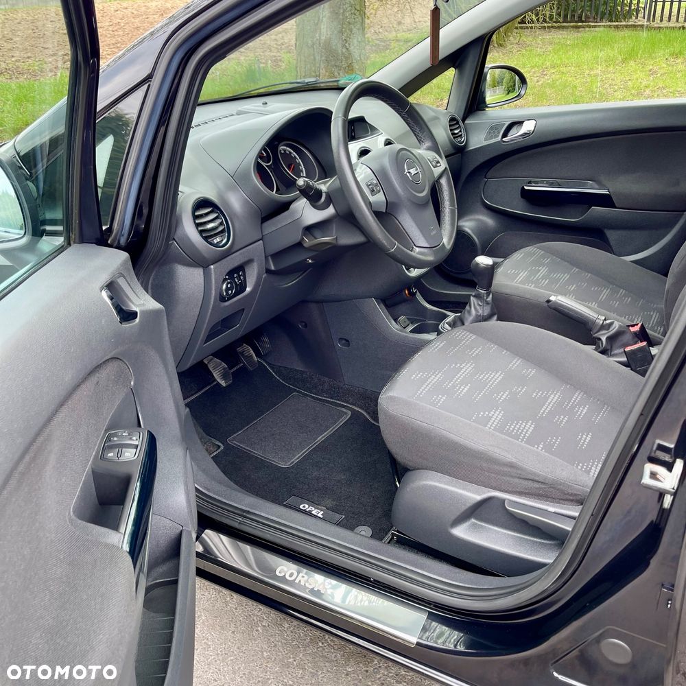 Opel Corsa 1.2 16V Cosmo - 12