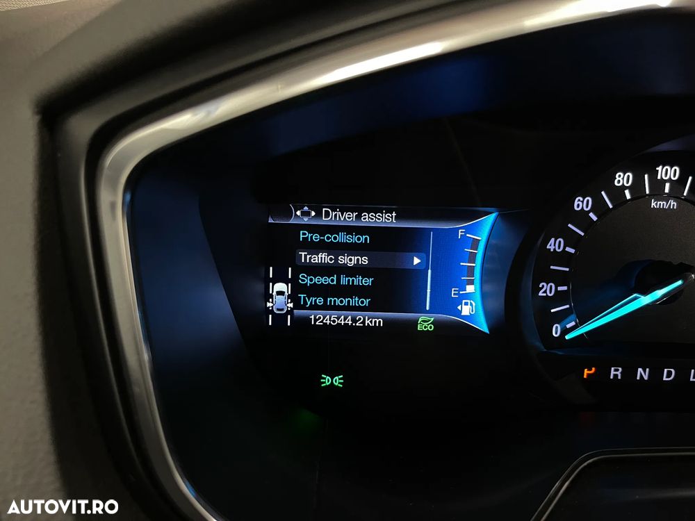 Ford Mondeo 2.0 HEV Titanium - 25