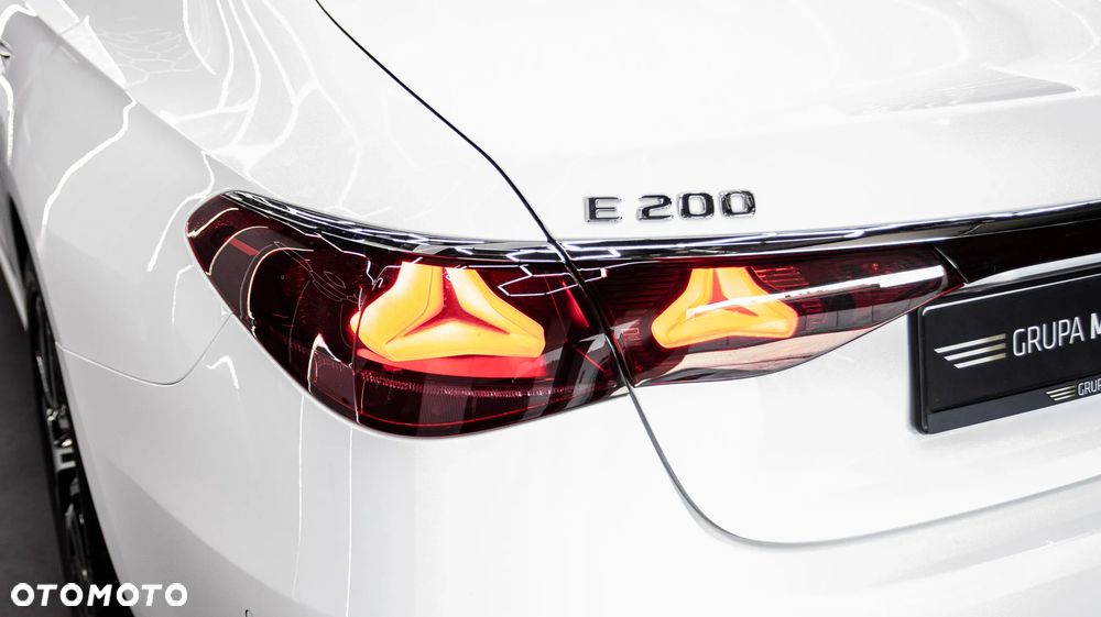 Mercedes-Benz Klasa E 200 mHEV 4-Matic AMG 9G-Tronic - 13
