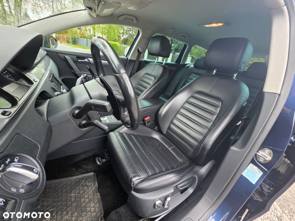 Volkswagen Passat - 16