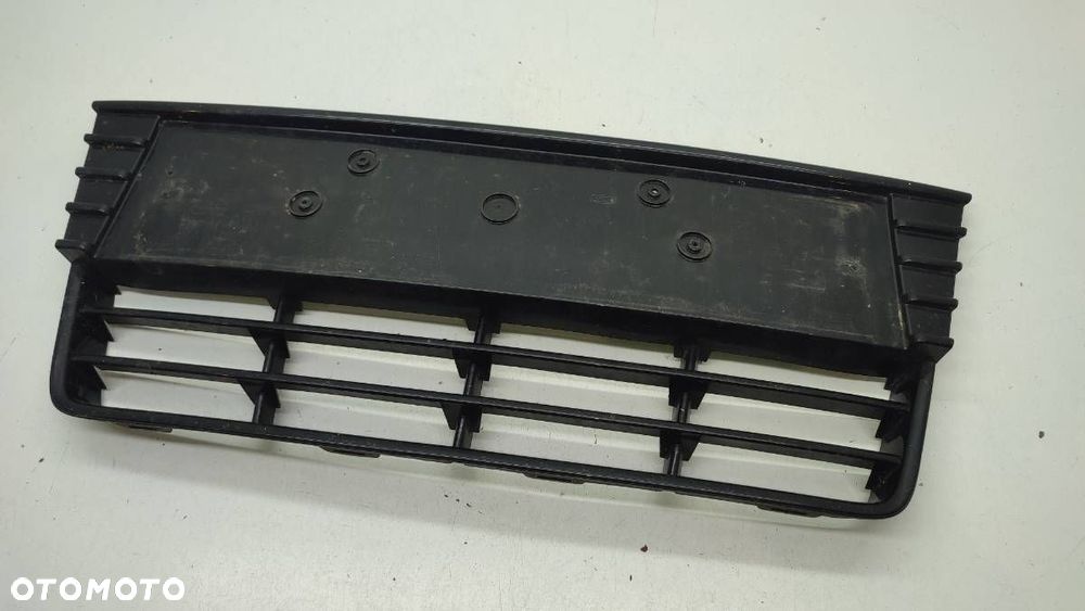 KRATKA ZDERZAKA ŚRODKOWA PRZÓD PRZDNIA FORD FOCUS III MK3 BM51-17K945E - 2