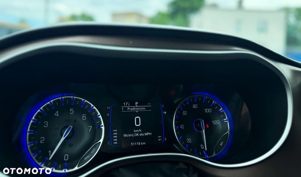 Chrysler Pacifica - 22