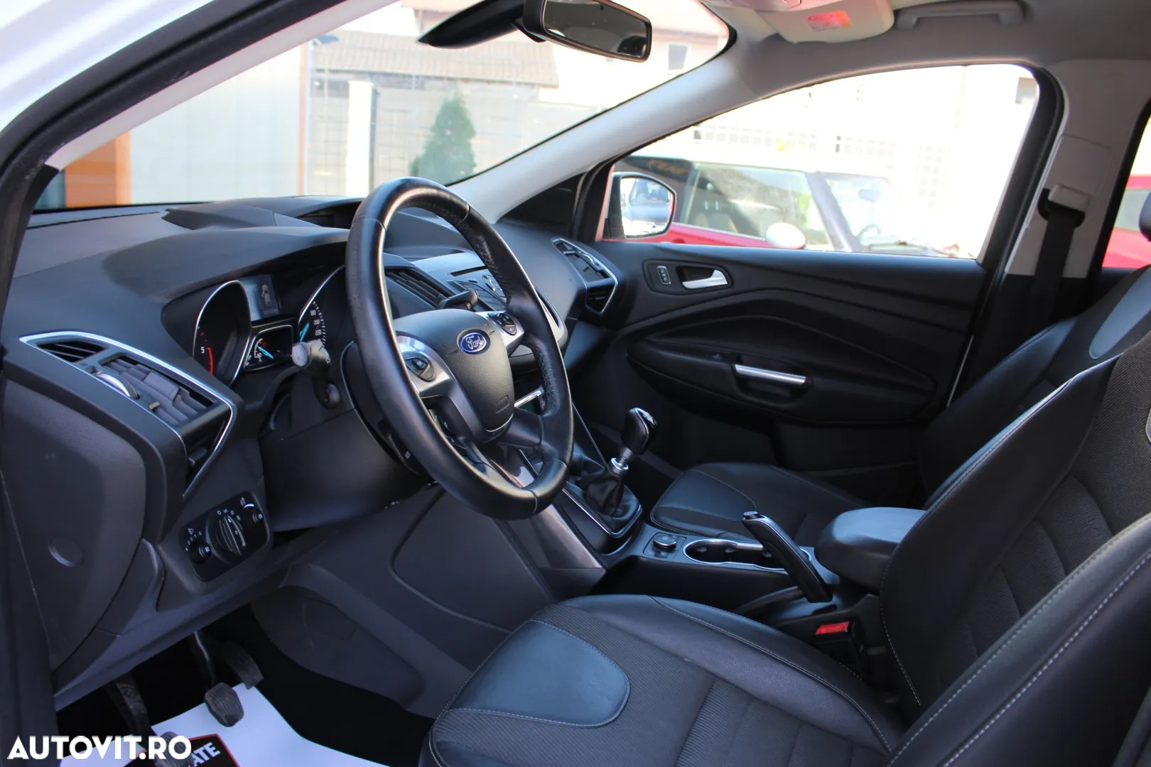 Ford Kuga - 12