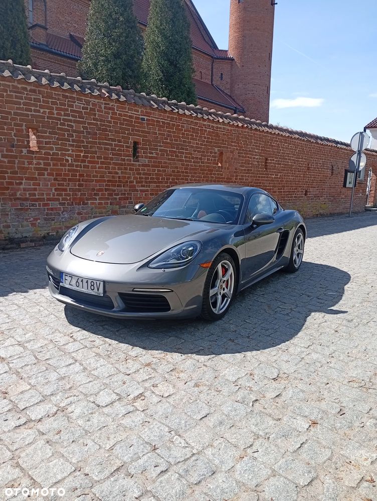 Porsche 718 Cayman - 12