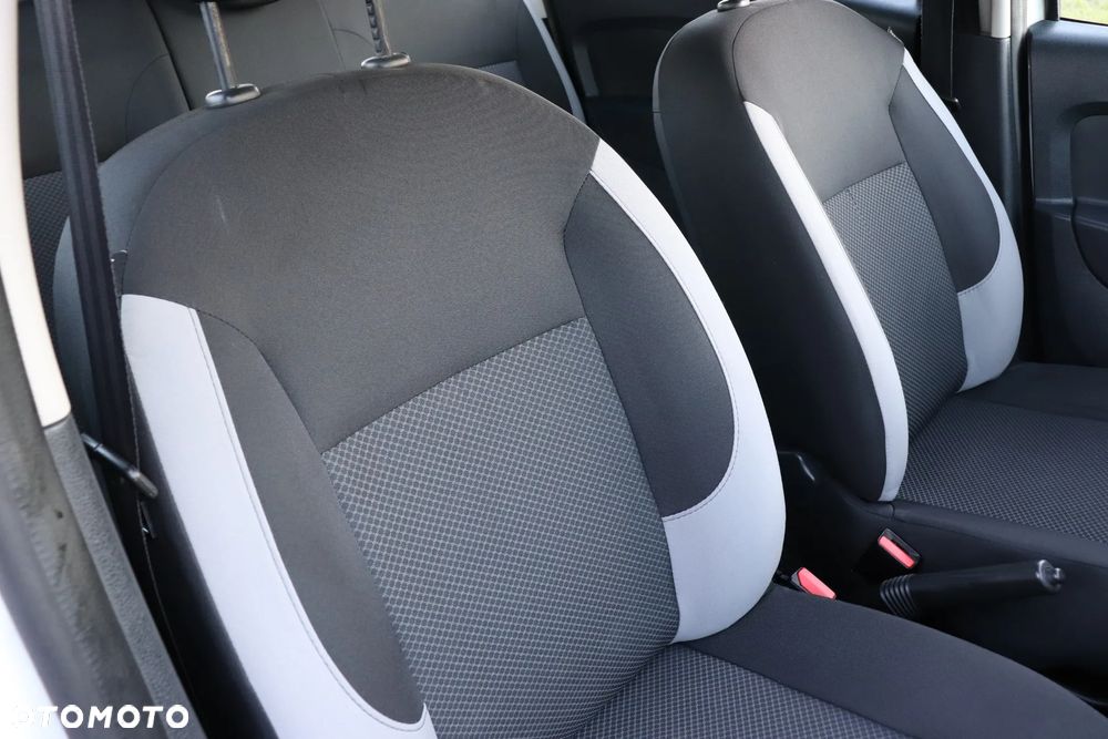 Dacia Sandero dCi 90 Laureate - 15