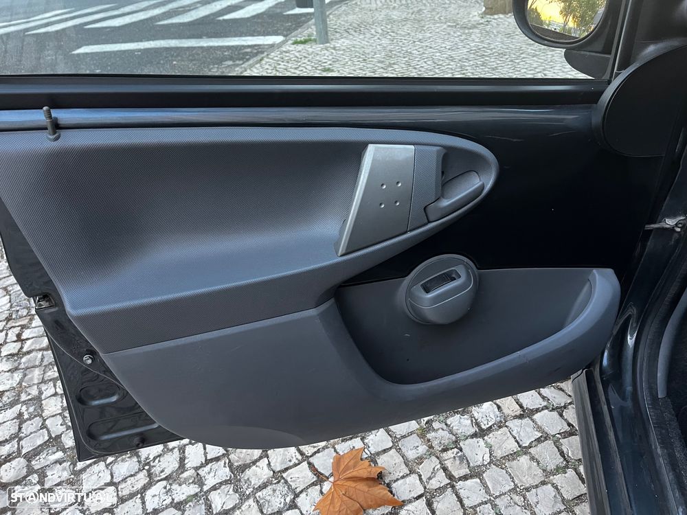 Peugeot 107 1.0 Trendy 2 Tronic - 9