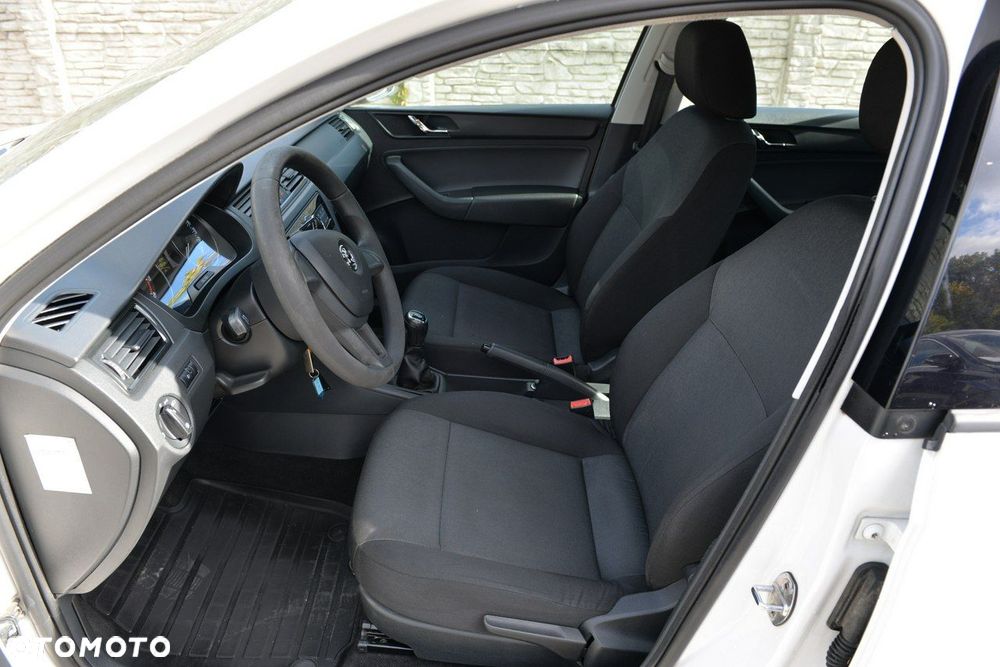 Skoda RAPID 1.2 TSI Drive - 9